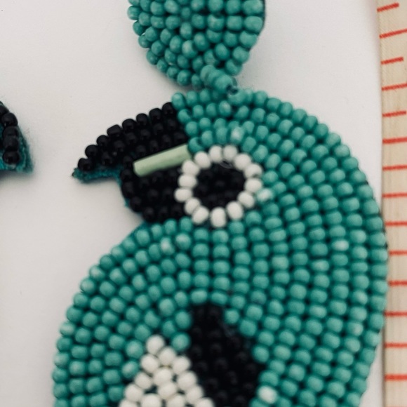 🛍️Fun Beaded Parrot Dandle Earrings. Perfect for Summer! - Picture 4 of 6